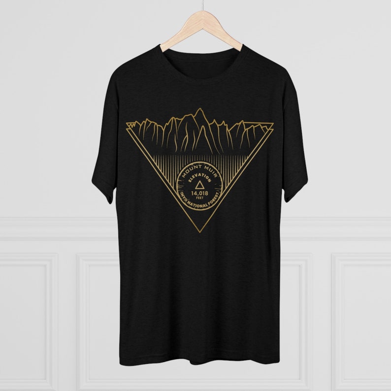 Mount Muir Peak Minimalist Line Art CA 14er T Shirt